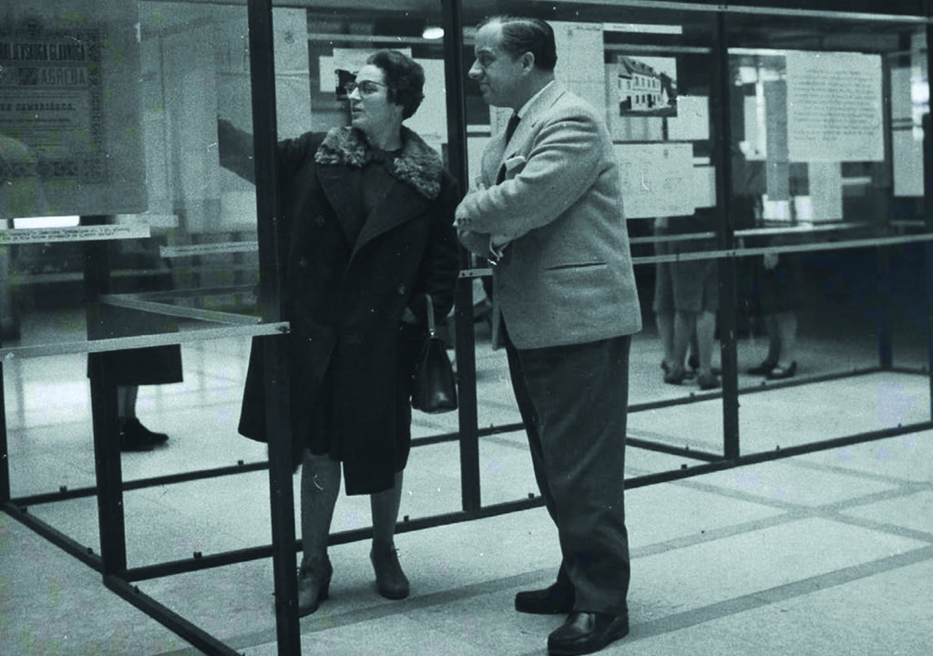 Lelja Dobronić sa Zdenkom Kolaciom na izložbi Zagrebački graditelj Janko Jambrišak, 1962.