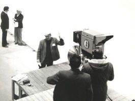 Slika na ekranu, ton s radija 1. Miloš Radivojević, prvi kamerman u prvom eksperimentalnom studiju Jurišićevoj 4, 1956. Snimao je i otvorenje Zagrebačkog velesajma 1958. O napretku u te dvije godine svjedoči i nova, moderna filmska kamera!