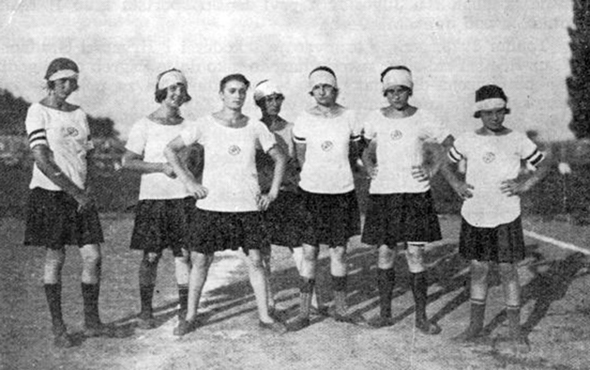 Prva javna utakmica u Zagrebu 30. 7. 1922. HA©K crvena i bijela
