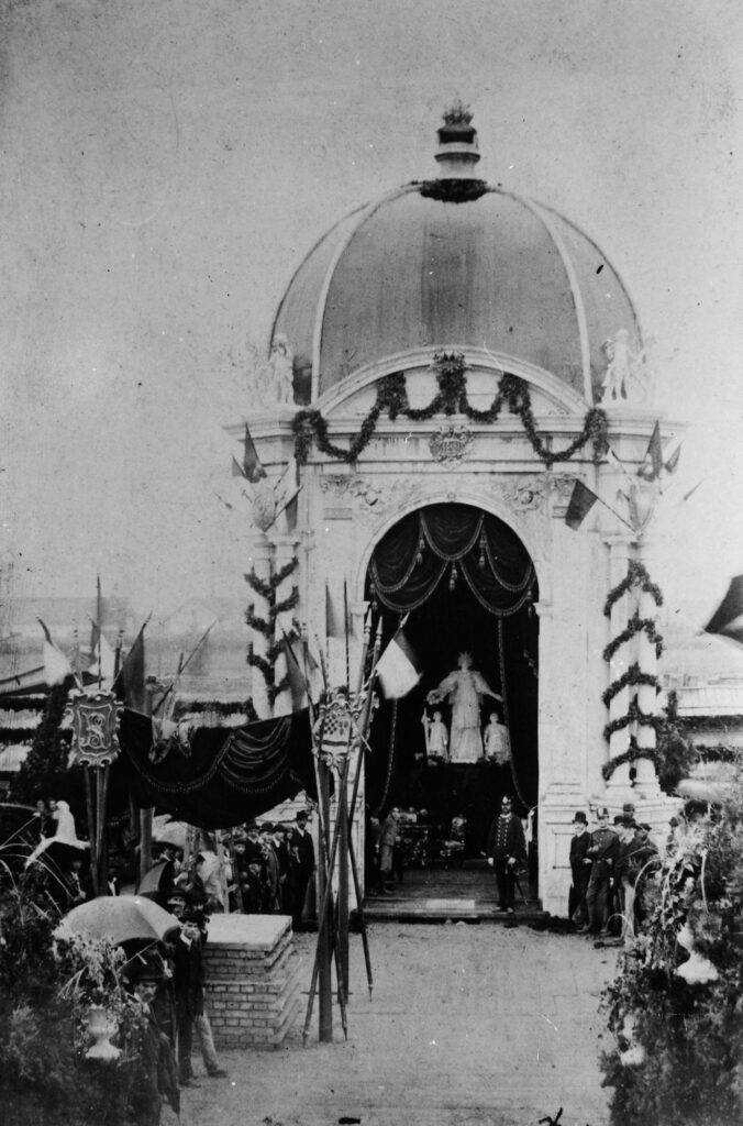 Prijestolonasljednik
nadvojvoda Rudolf i
nadvojvotkinja Štefanija
u Zagrebu, 10. lipnja
1888. - paviljoni i
slavoluci za polaganje
temeljnog kamena
vojarne nadvojvode
Rudolfa